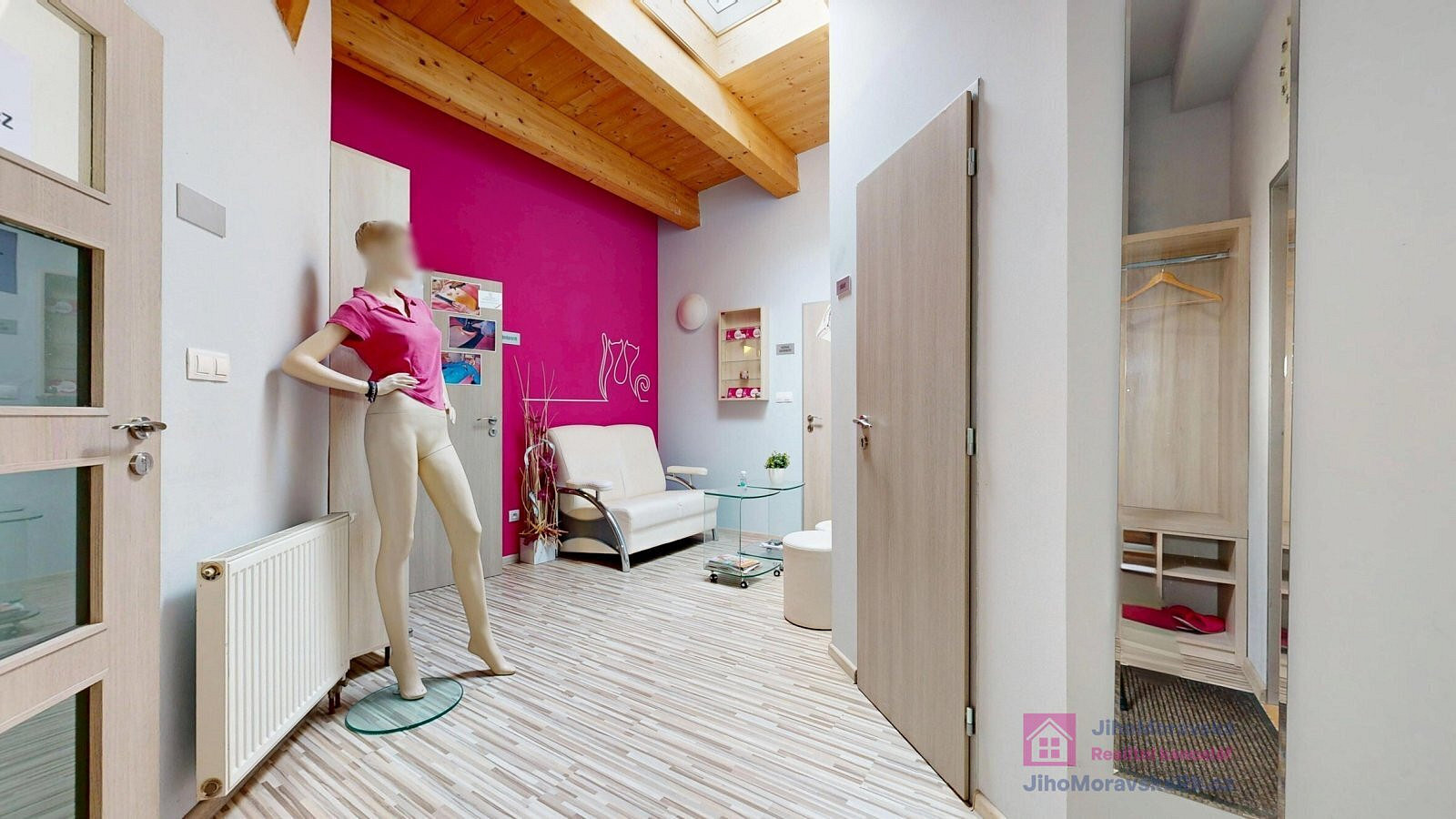 Pronájem obchodních prostor 71 m²